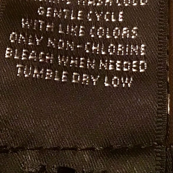 BEAUTIFUL TRUE RED SLEEVELESS TOP FROM MACYS♥️LINED IN BUST AS SHOWN IN PICS. - Picture 8 of 8